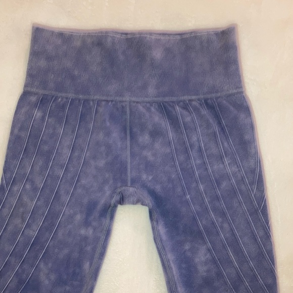 Betsey Johnson Faded Jean-like Leggings - Picture 4 of 6